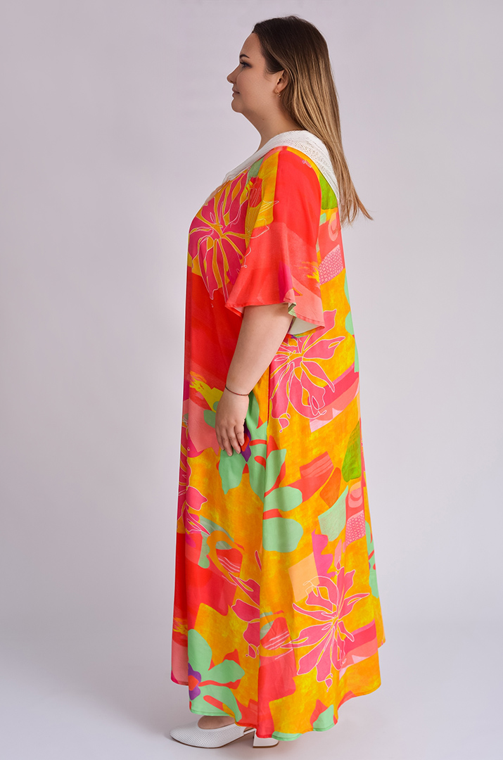 Яскрава сукня максі з квітковим принтом великих розмірів