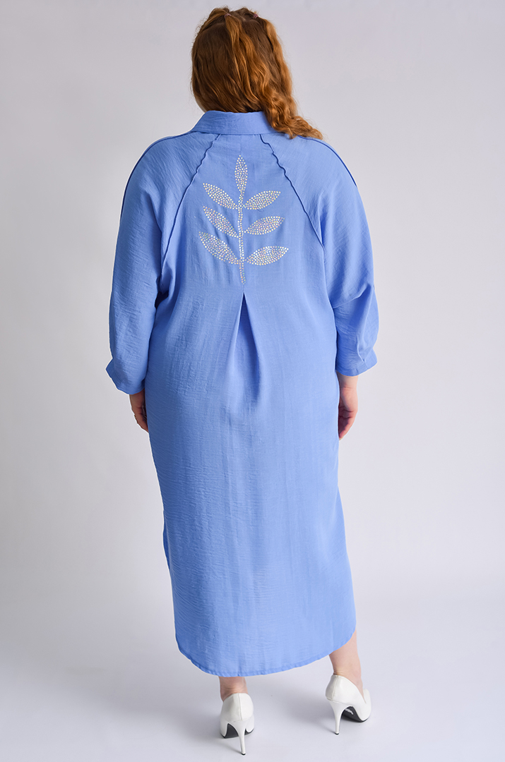 Платье макси с голографической аппликацией большого размера