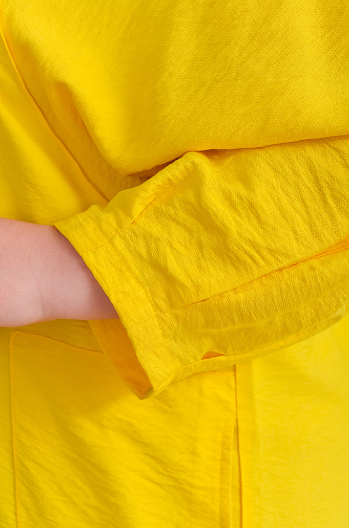 Платье макси с голографической аппликацией большого размера