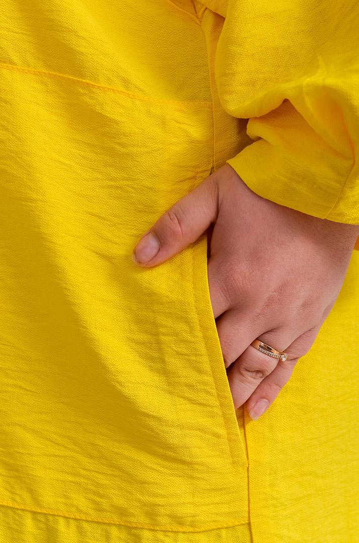 Платье макси с голографической аппликацией большого размера