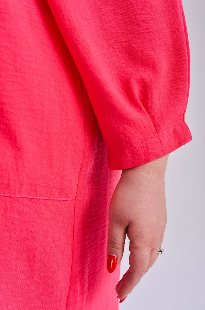 Платье макси с голографической аппликацией большого размера