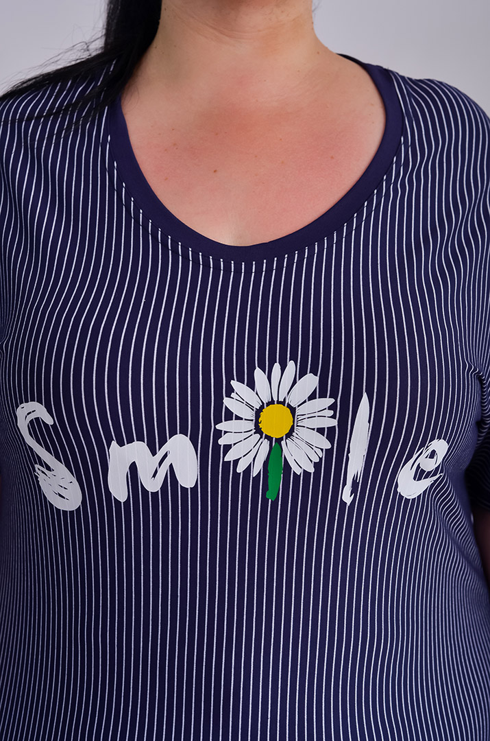 Платье миди в полоску с асимметричным низом и надписью больших размеров