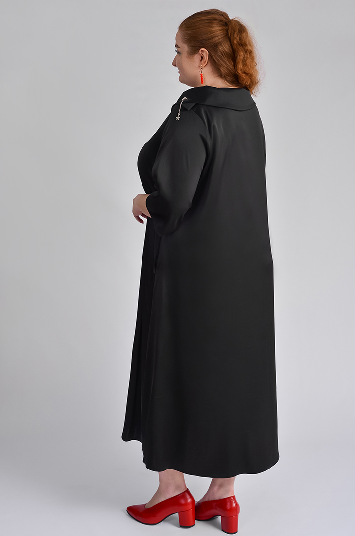 Атласна сукня максі чорна великих розмірів