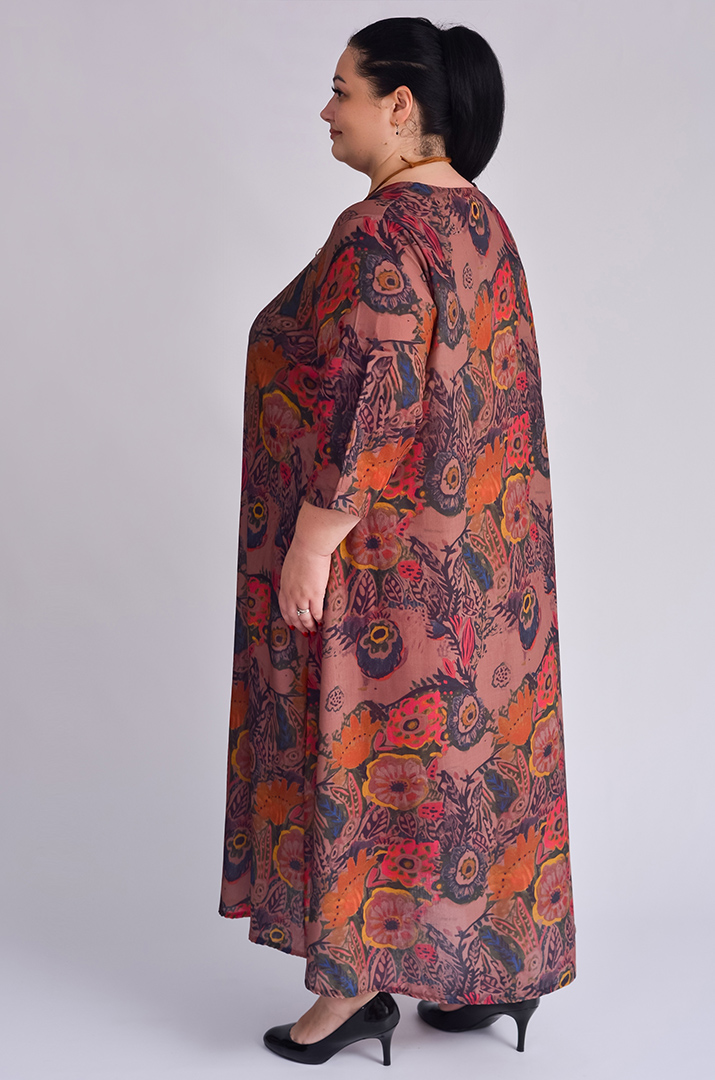 Платье макси с цветочным принтом и украшением больших размеров