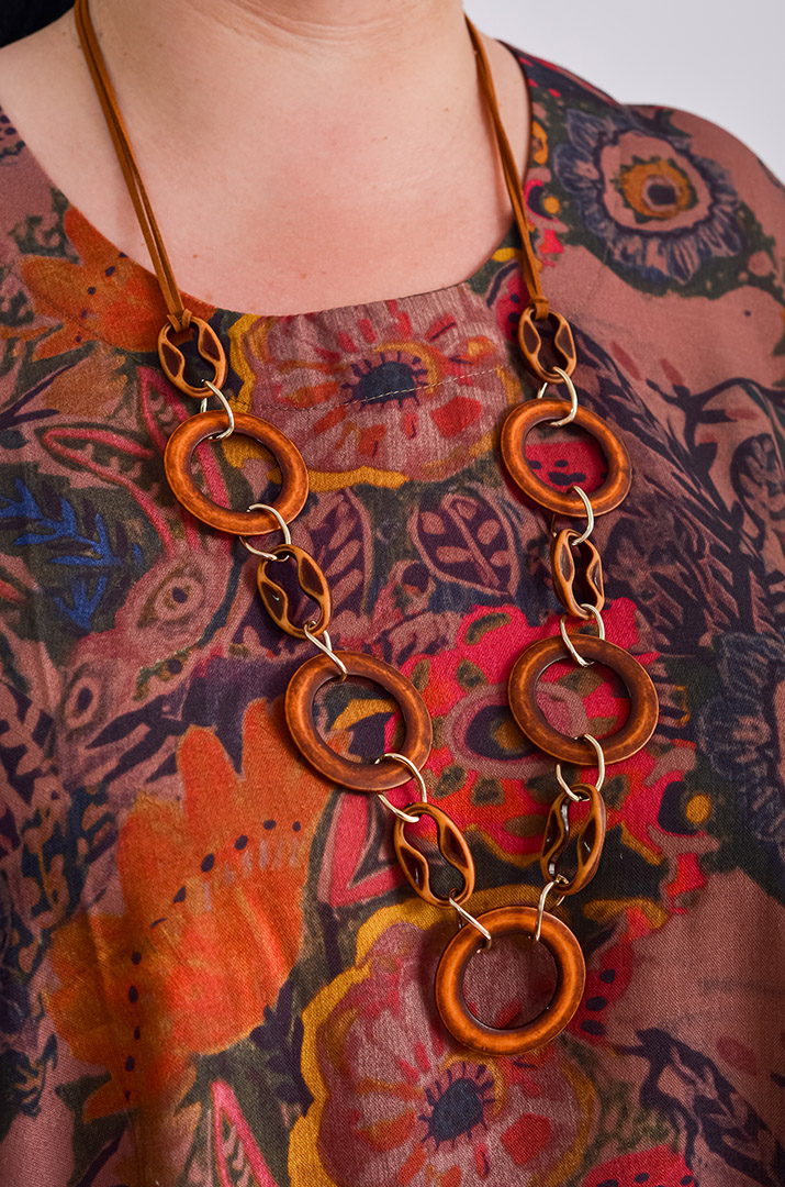 Платье макси с цветочным принтом и украшением больших размеров