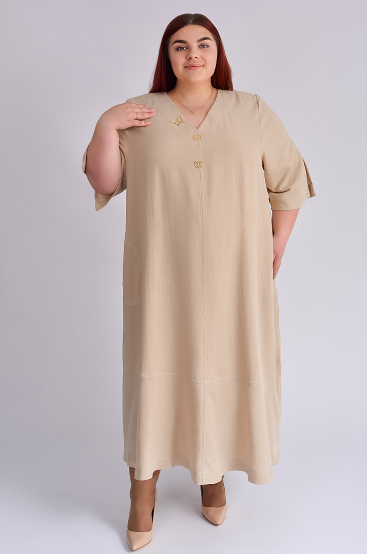 Платье макси с золотистыми украшениями больших размеров