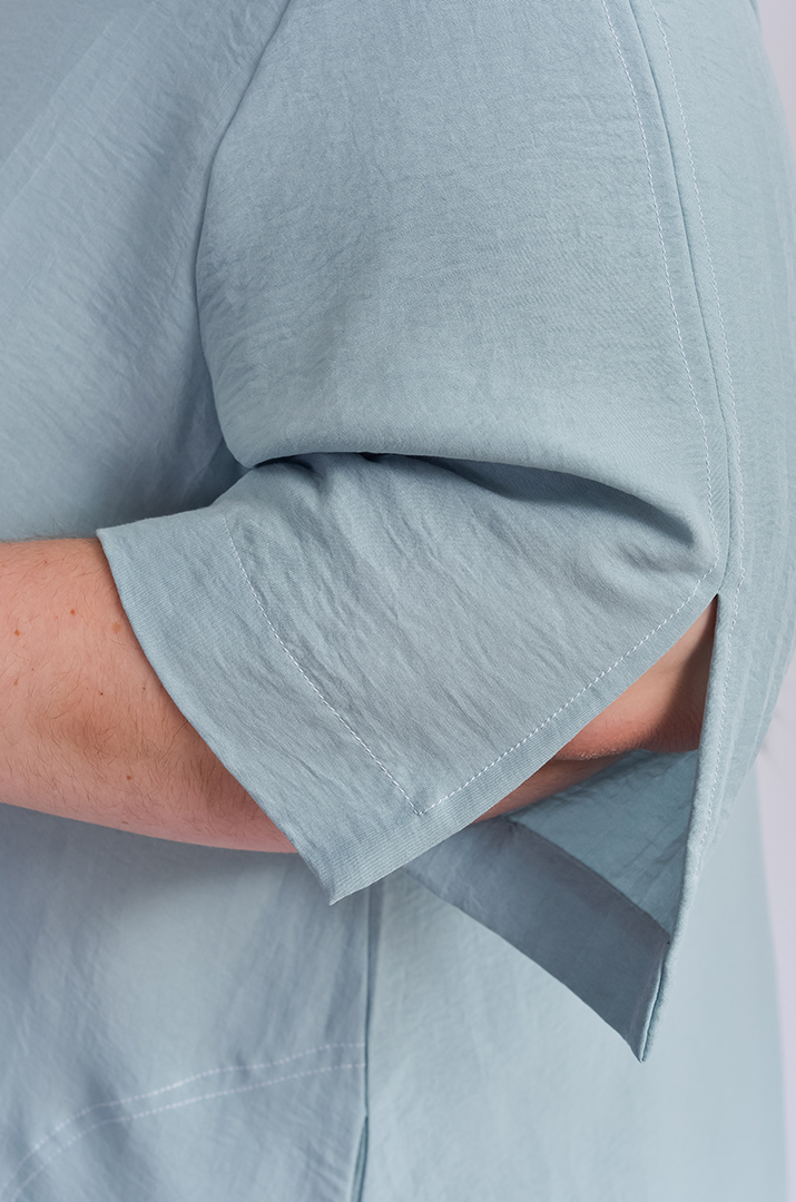 Платье макси с золотистыми украшениями больших размеров