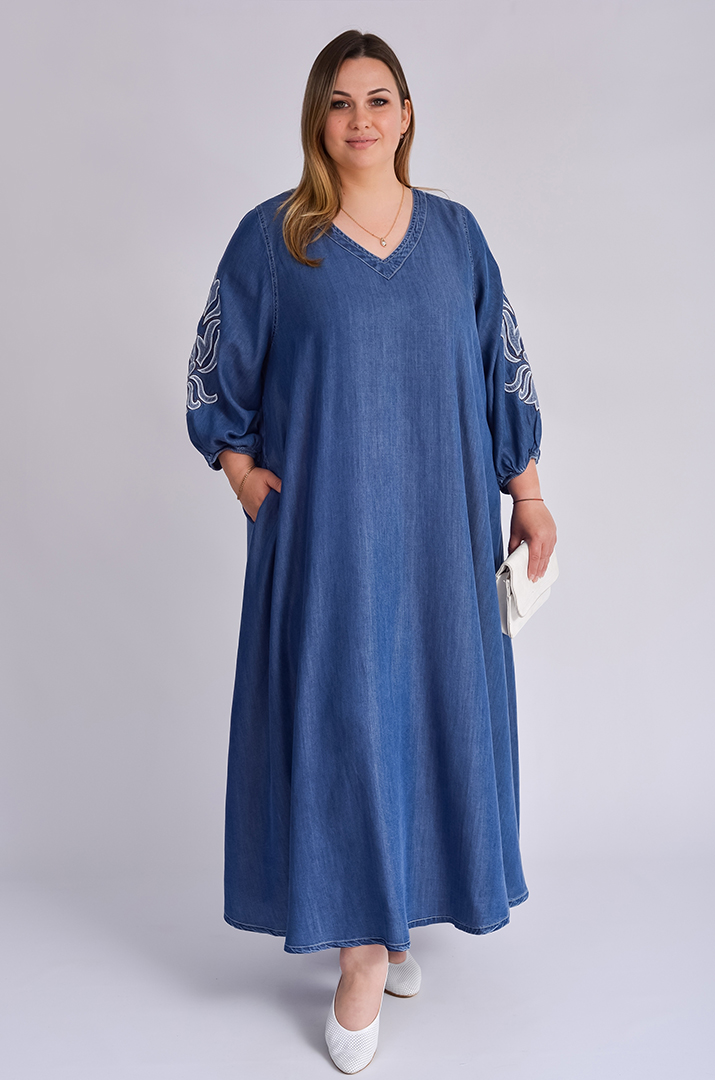 Сукня максі кольору денім з вишивкою великих розмірів