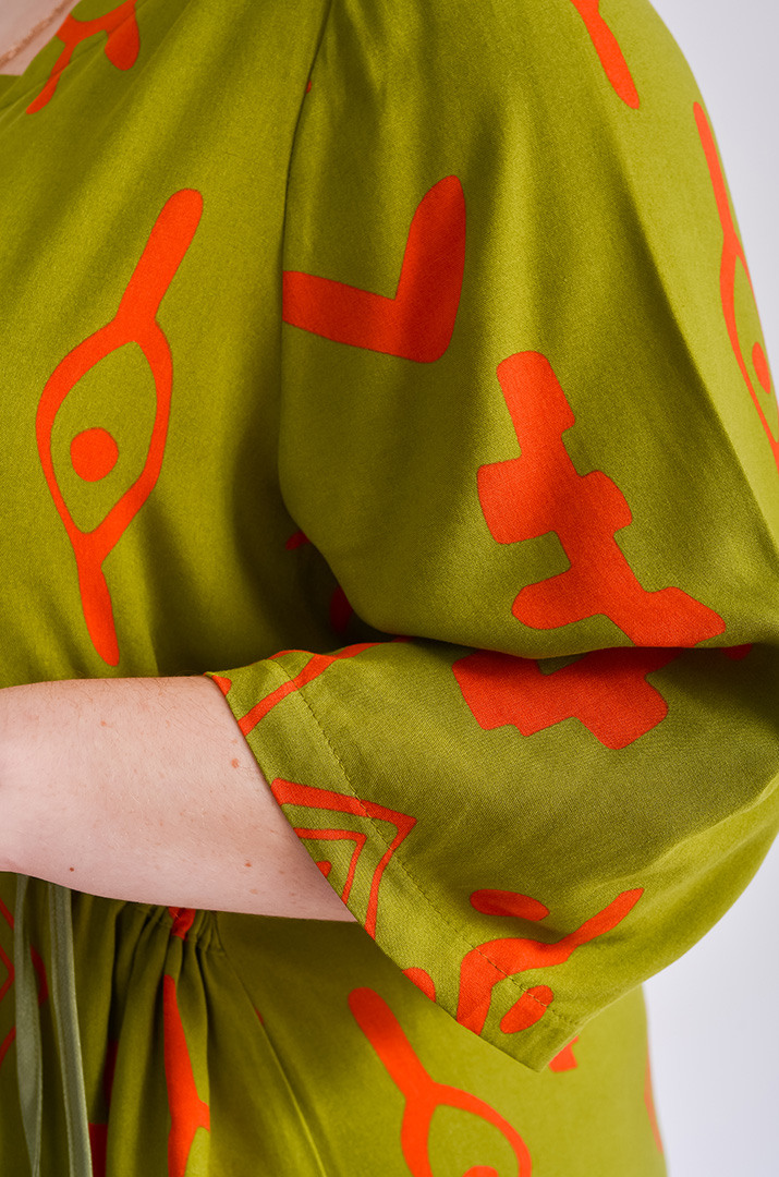 Сукня міді з регульованою драпіровкою великих розмірів