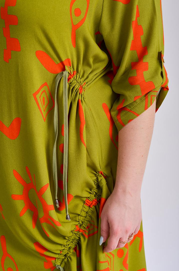 Сукня міді з регульованою драпіровкою великих розмірів