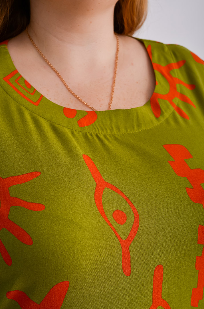 Сукня міді з регульованою драпіровкою великих розмірів