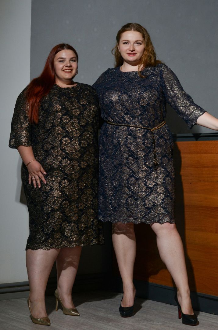 Платье миди с люрексовым цветочным узором больших размеров