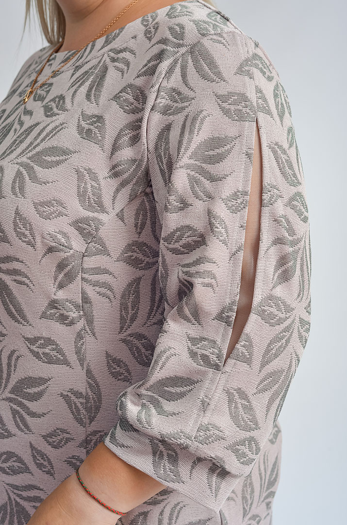 Люрексова сукня футляр з розрізами на рукавах великих розмірів