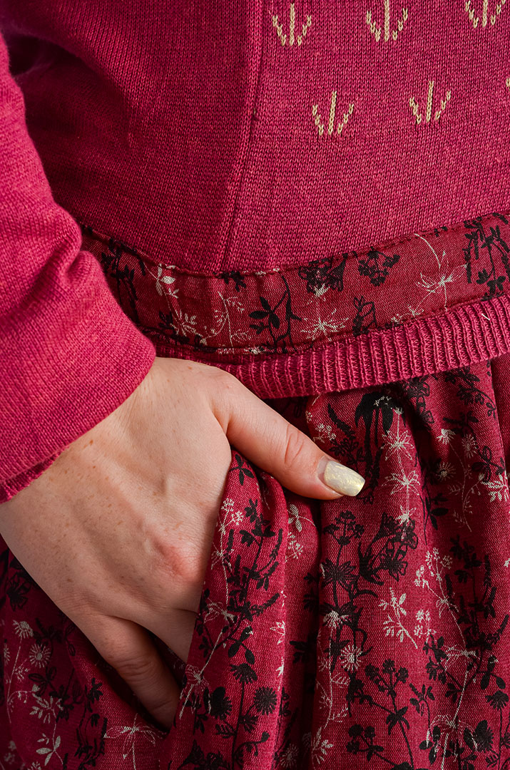 Платье макси с льняной юбкой и вязаным верхом больших размеров