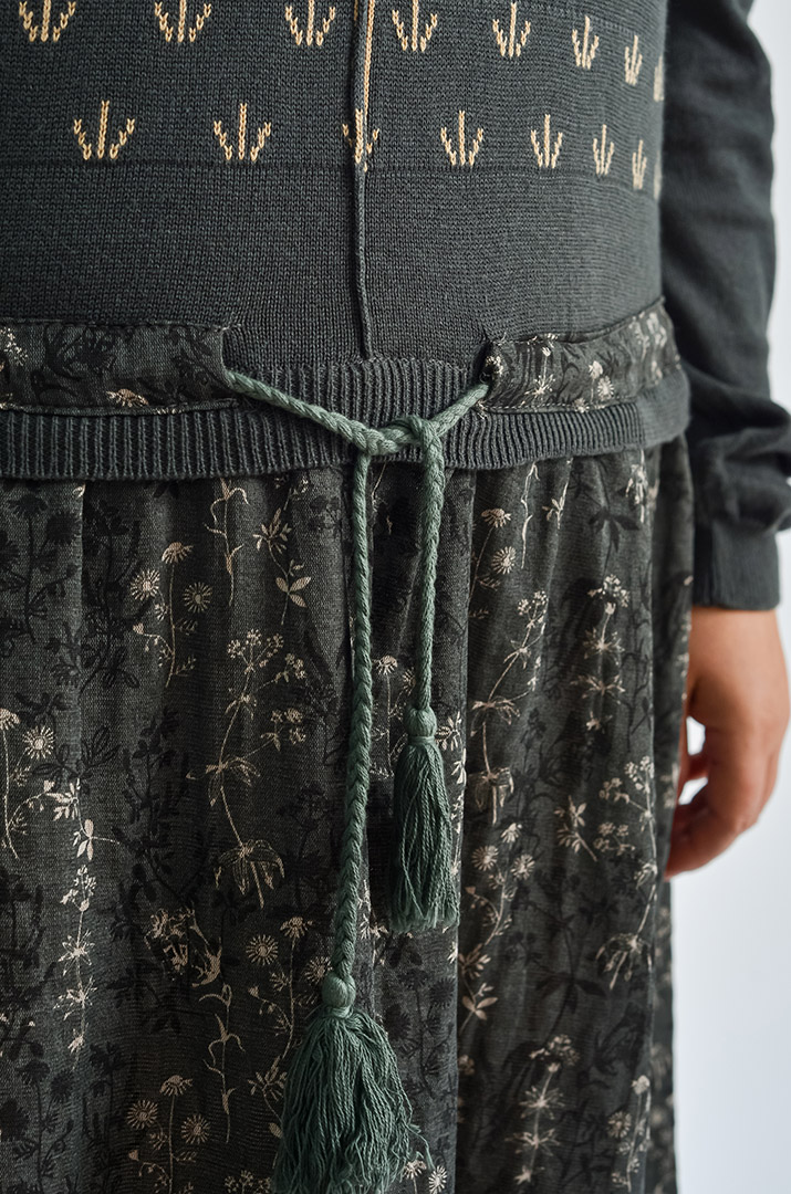 Платье макси с льняной юбкой и вязаным верхом больших размеров