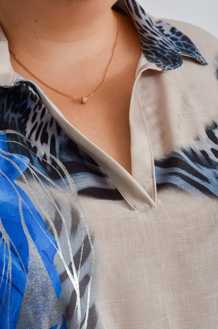 Лляна сукня з яскравим принтом великих розмірів