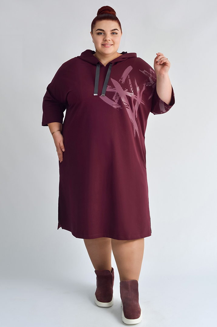 Сукня з капюшоном та графічним принтом великих розмірів