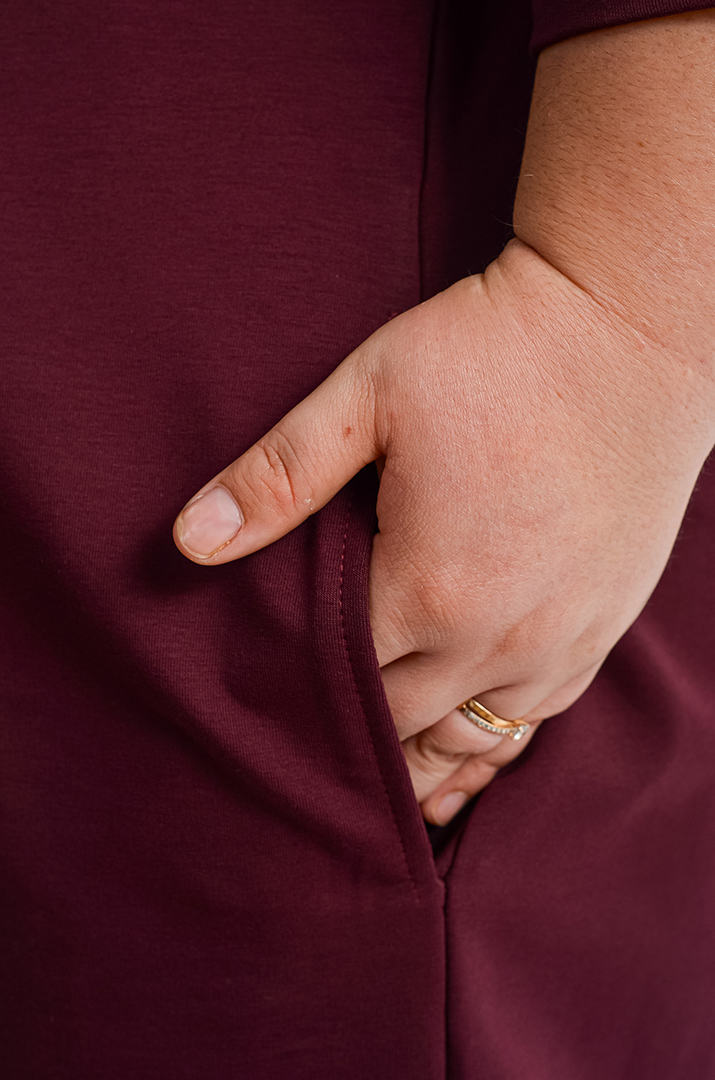 Сукня з капюшоном та графічним принтом великих розмірів