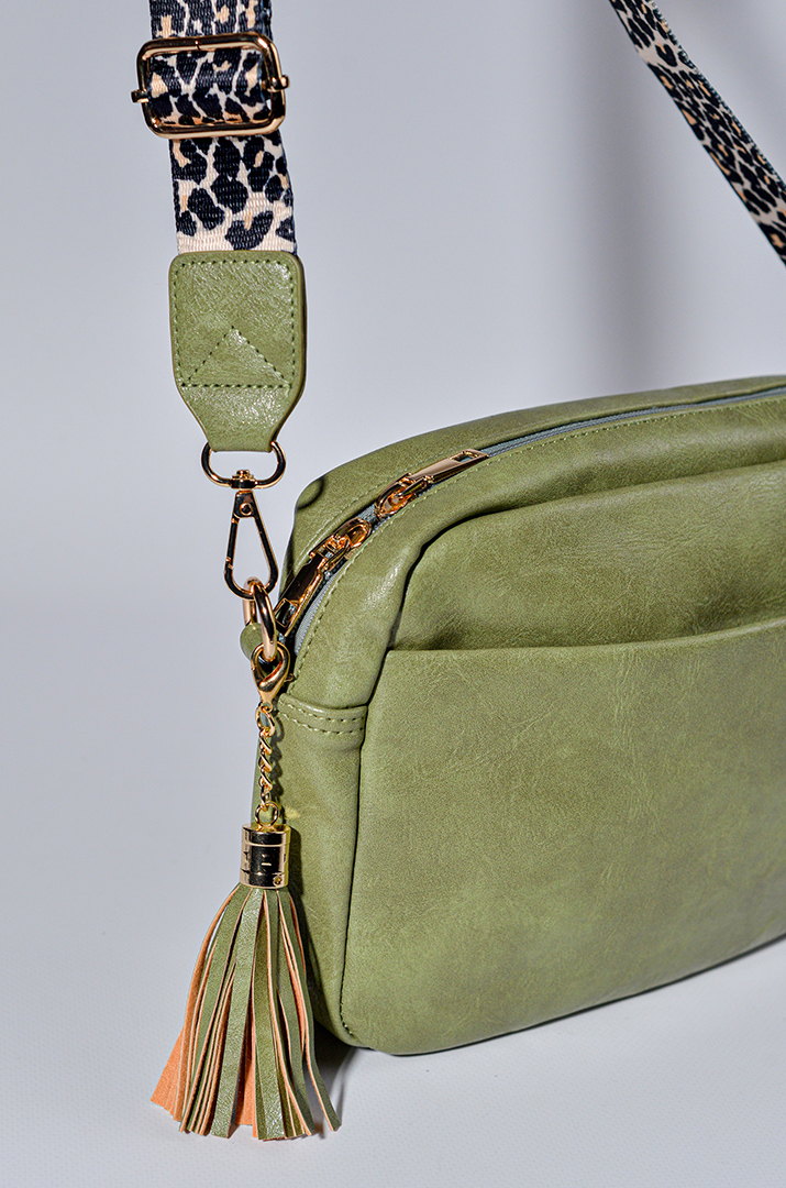 Сумка з екошкіри з декоративною китицею