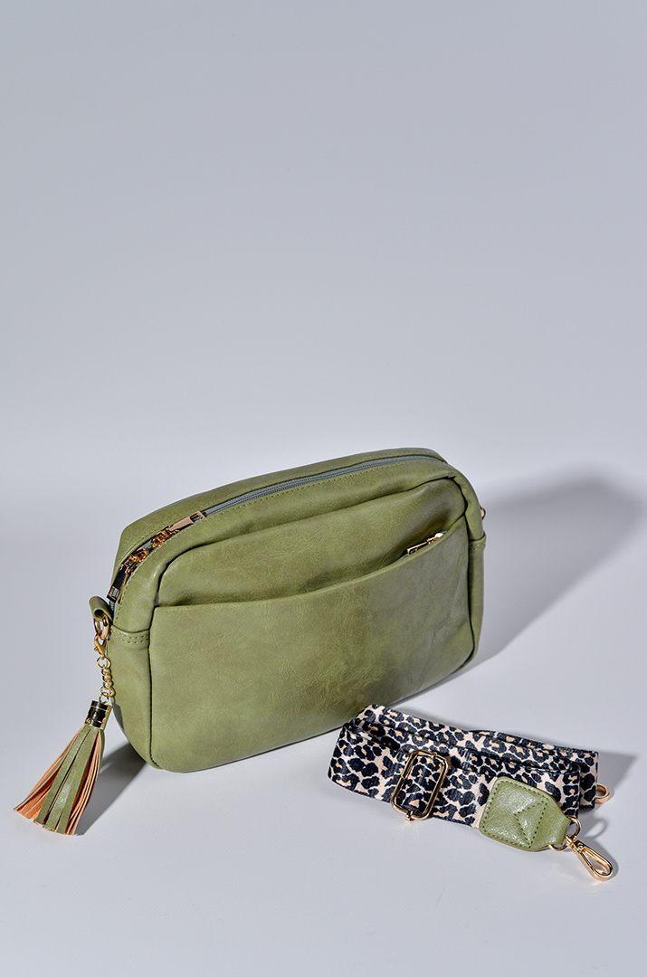 Сумка з екошкіри з декоративною китицею