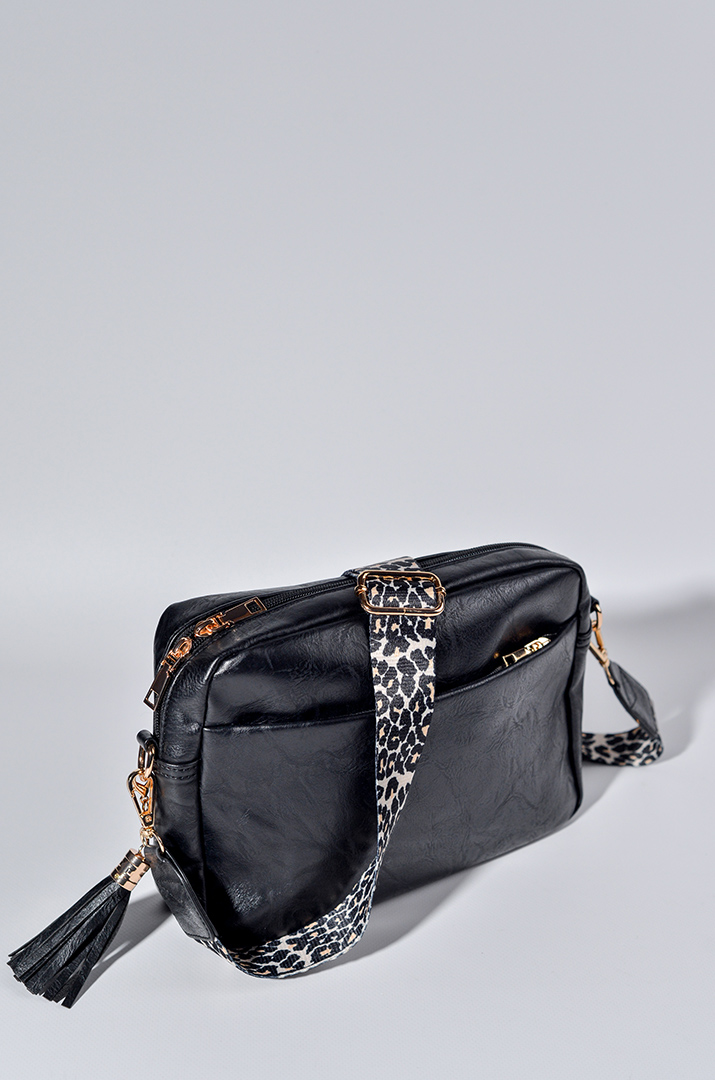 Сумка з екошкіри з декоративною китицею