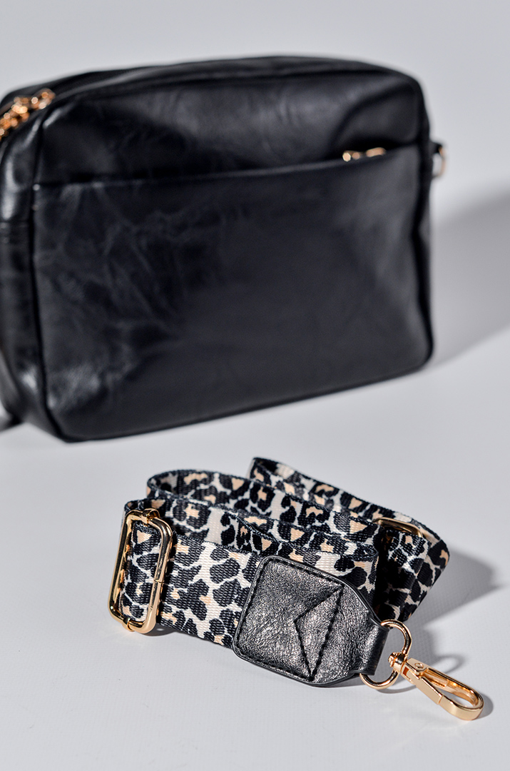 Сумка з екошкіри з декоративною китицею