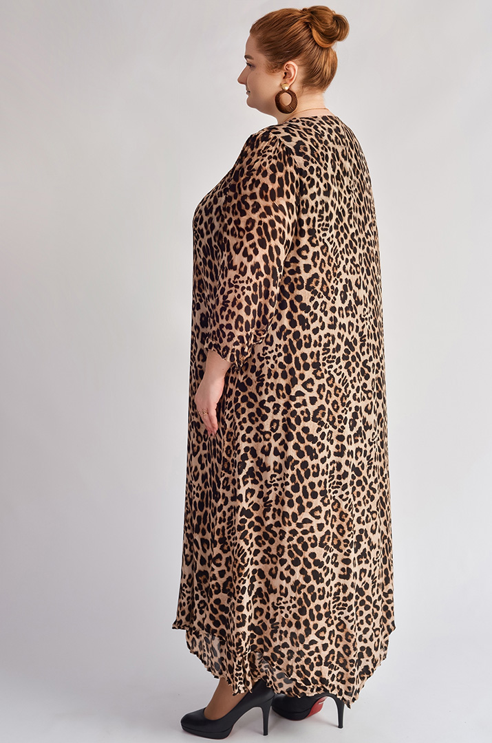 Сукня з леопардовим принтом і акцентною прикрасою великих розмірів