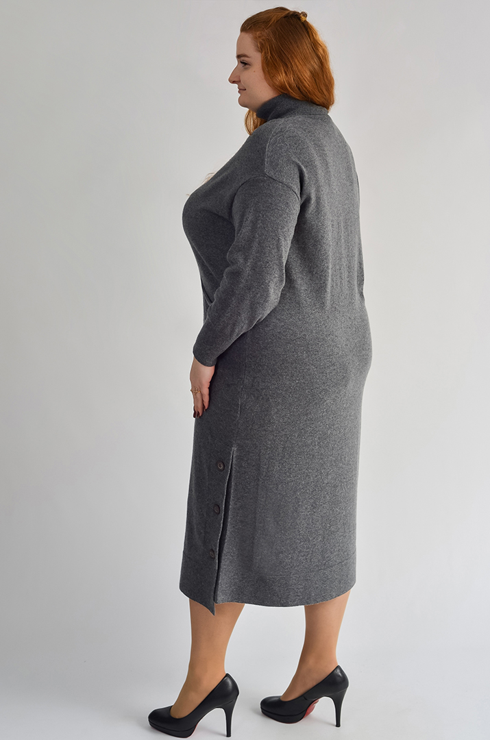 Сукня максі з вертикальною планкою та декоративними ґудзиками великих розмірів