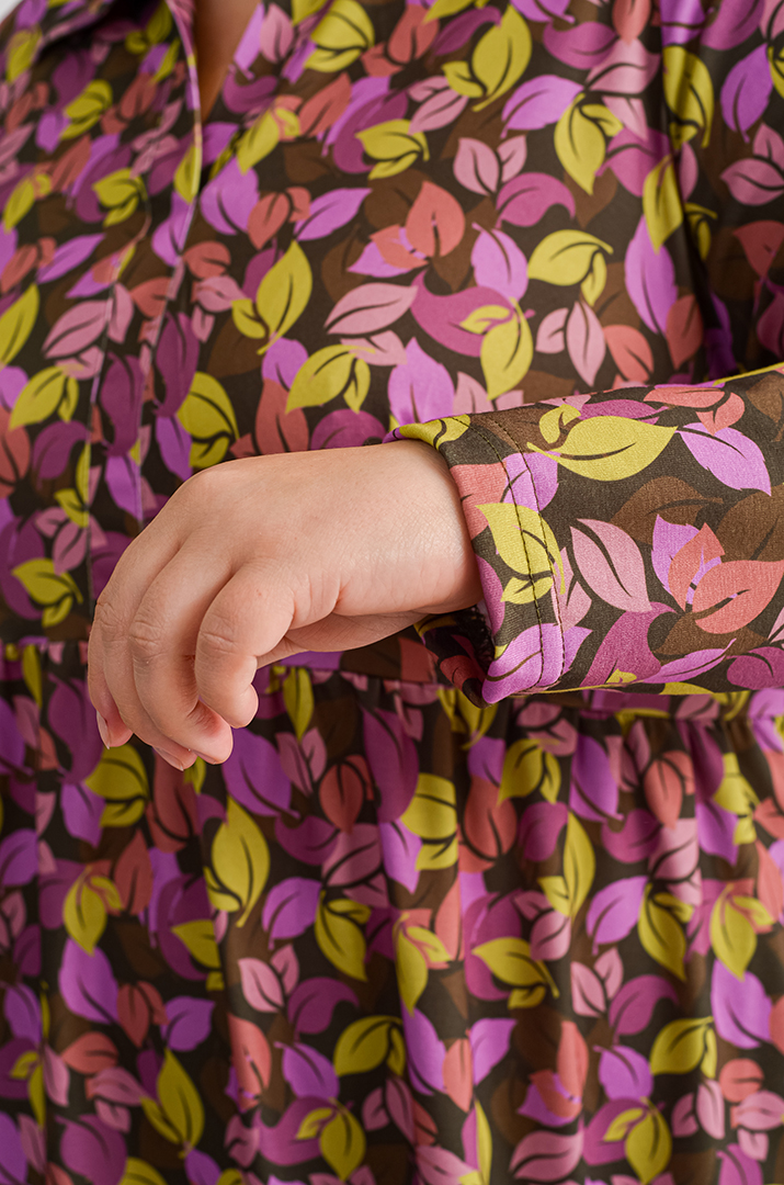 Сукня з художнім принтом осіннього листя великих розмірів