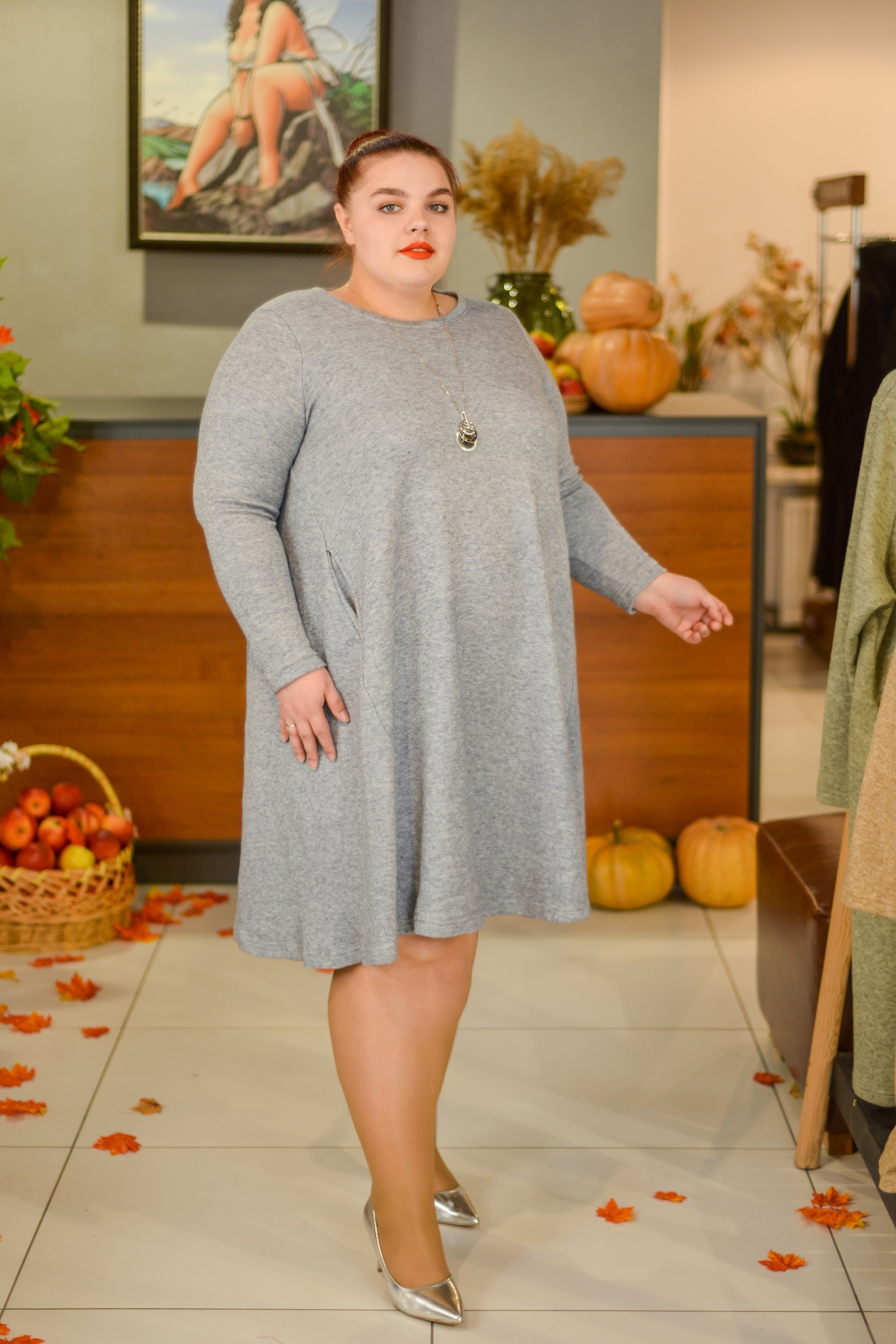 Сукня міні з ангори з декоративною прикрасою великих розмірів