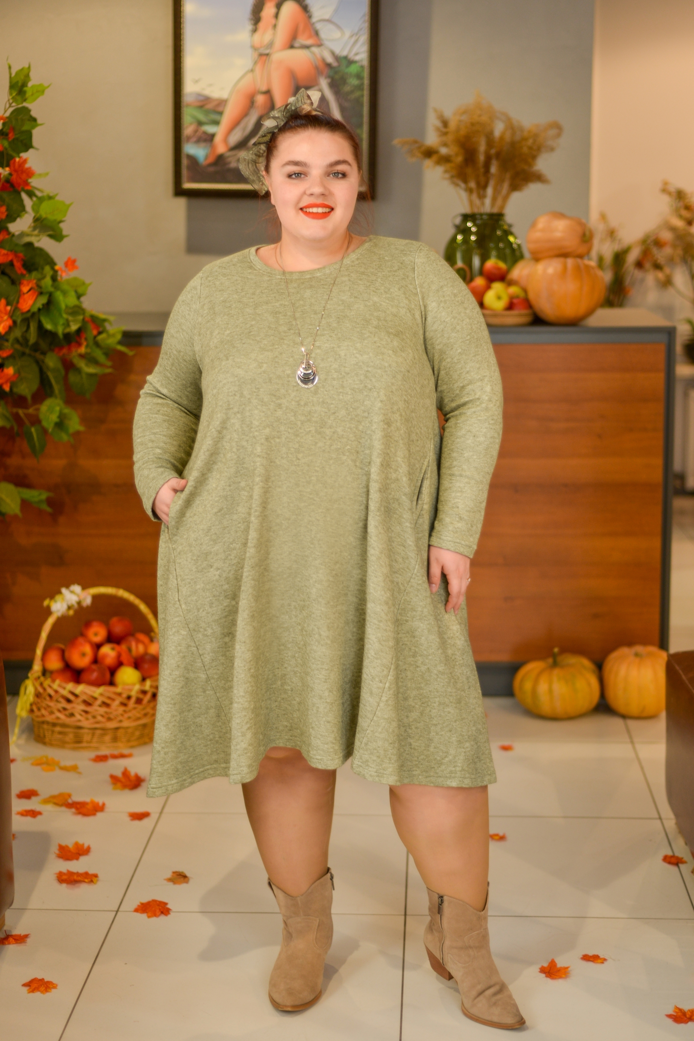 Сукня міні з ангори з декоративною прикрасою великих розмірів