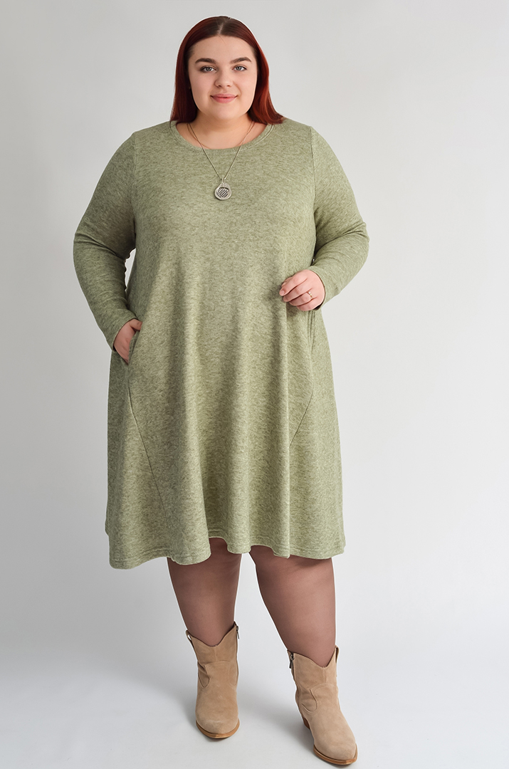 Сукня міні з ангори з декоративною прикрасою великих розмірів