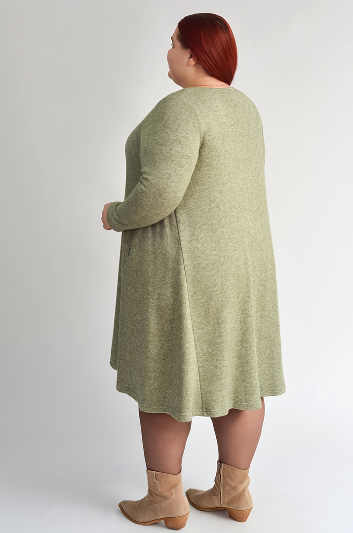 Сукня міні з ангори з декоративною прикрасою великих розмірів