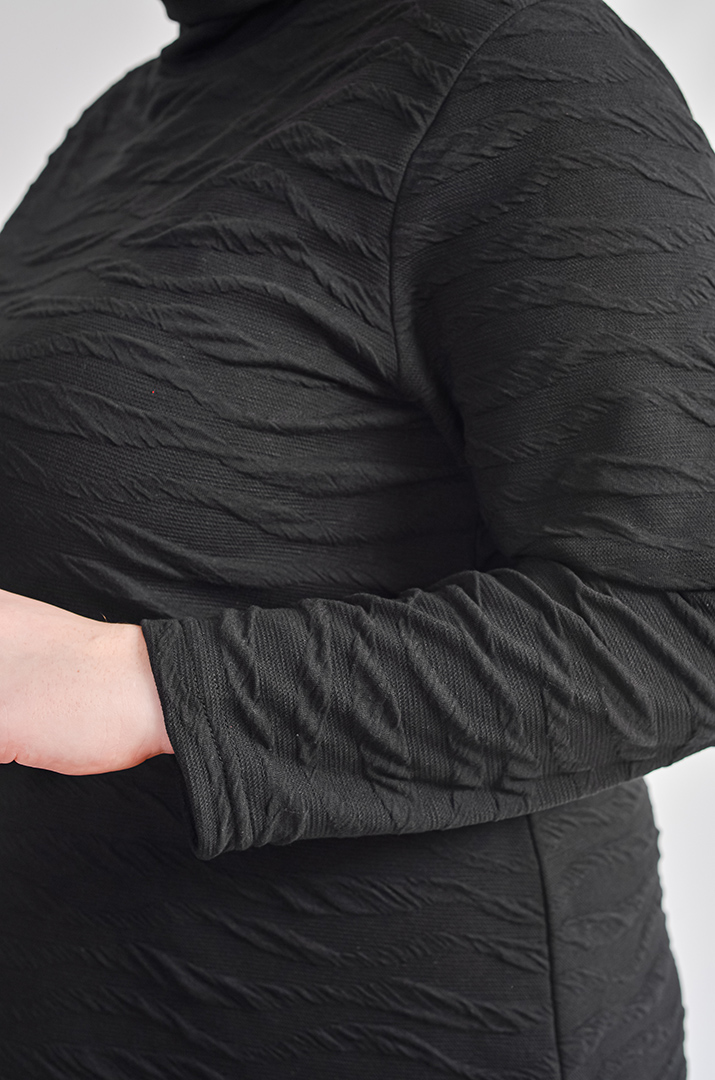 Сукня максі футляр із фактурного трикотажу великих розмірів