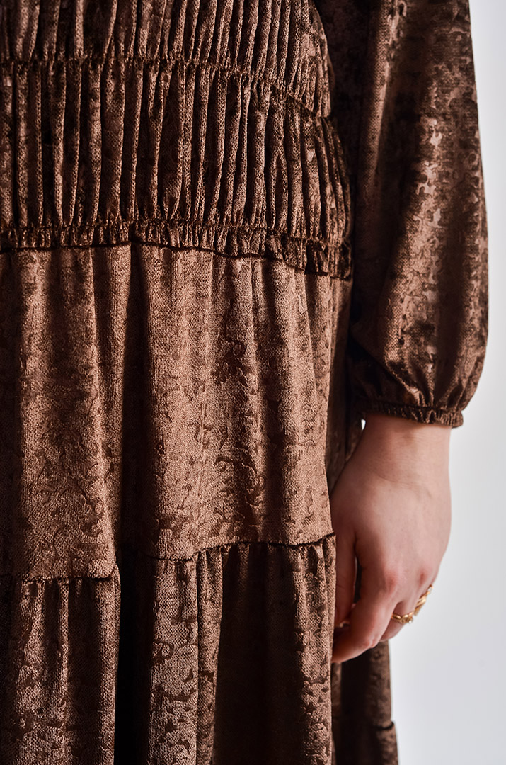 Коричнева сукня-двійка з м’якою велюровою фактурою великих розмірів