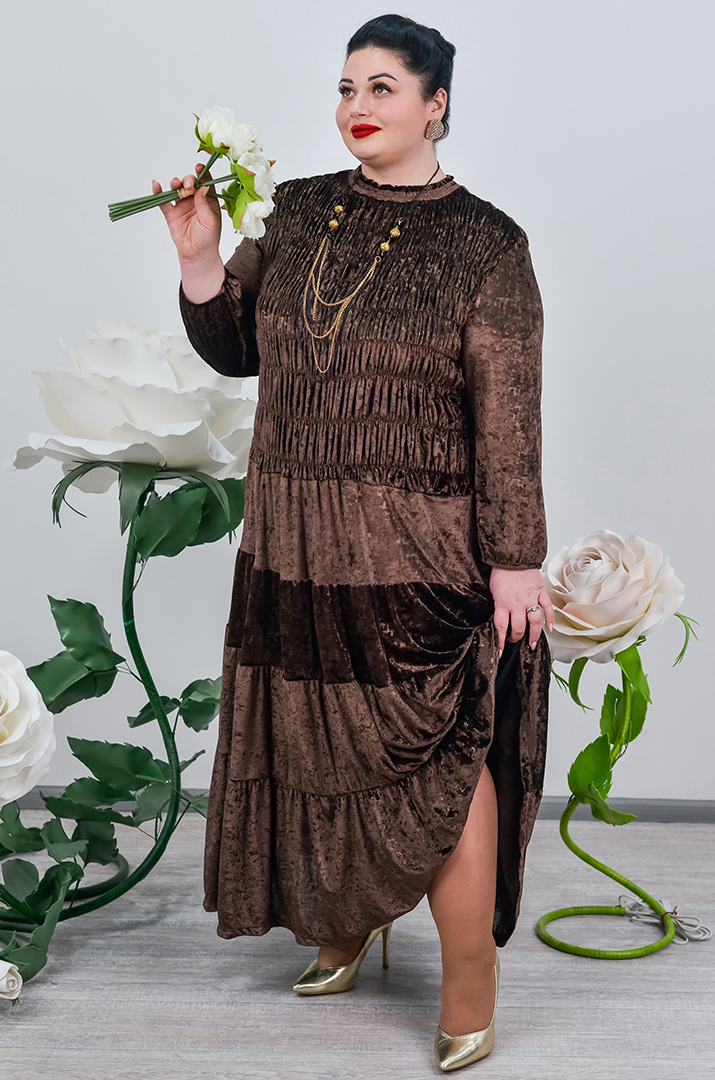 Коричнева сукня-двійка з м’якою велюровою фактурою великих розмірів