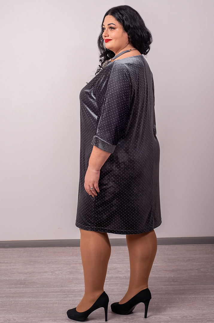 Велюрова міні-сукня футляр з дрібним напиленням великих розмірів