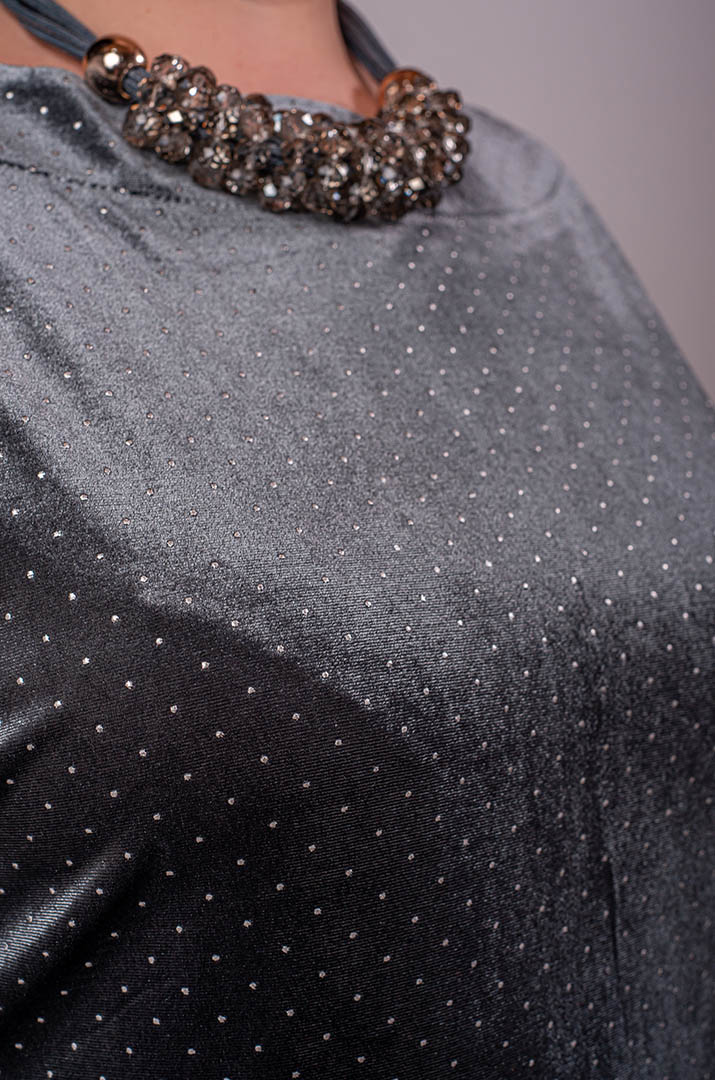 Велюрова міні-сукня футляр з дрібним напиленням великих розмірів