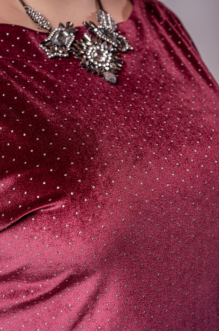 Велюрова міні-сукня футляр з дрібним напиленням великих розмірів