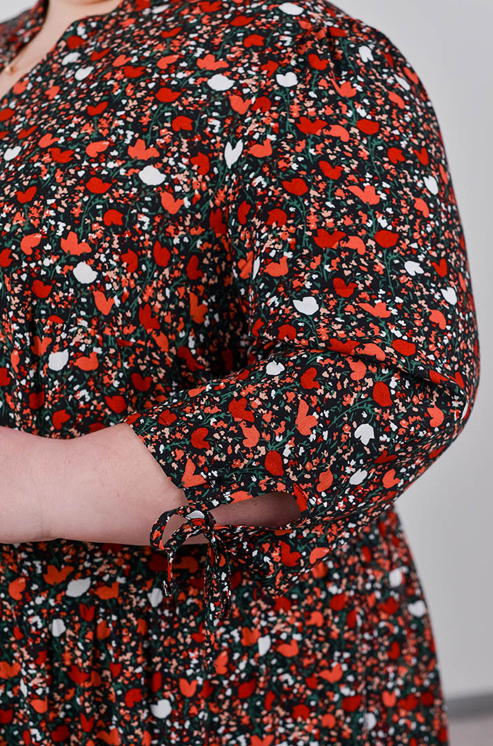 Сукня міні з делікатними воланами великих розмірів