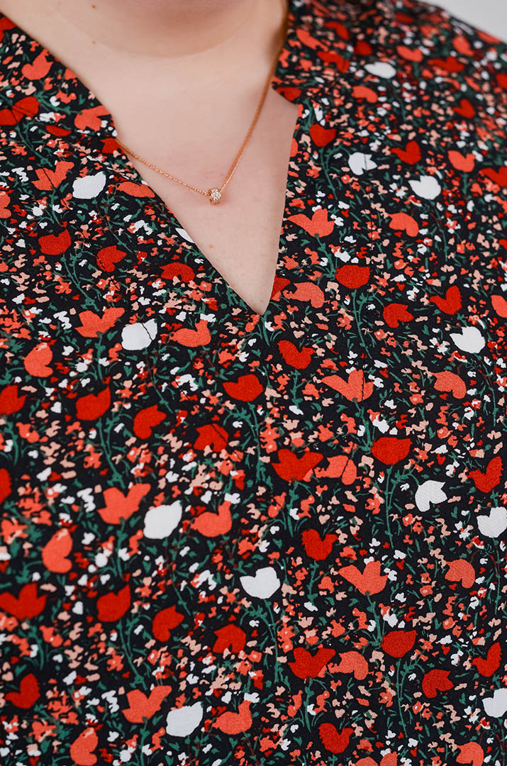 Сукня міні з делікатними воланами великих розмірів