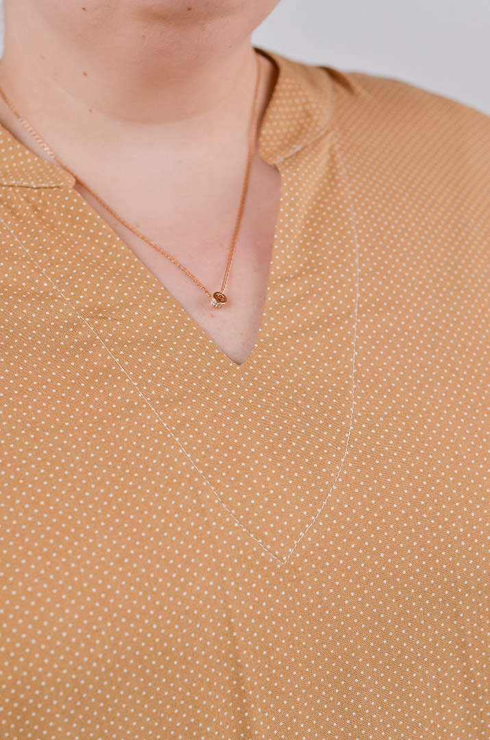 Сукня міні з делікатними воланами великих розмірів