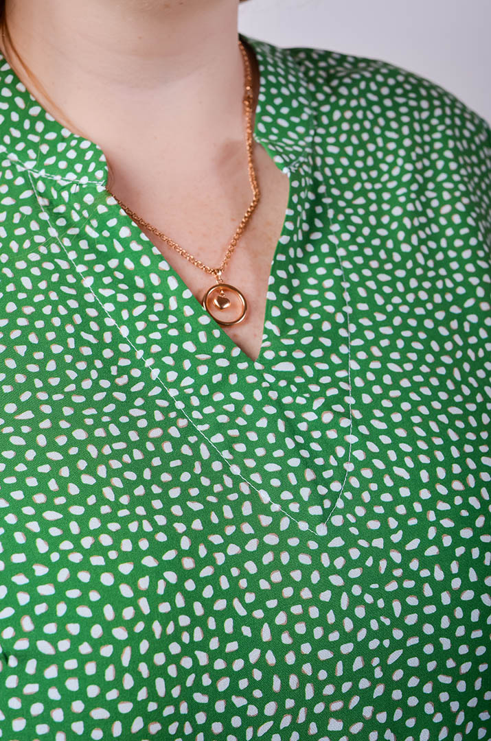 Сукня міні з делікатними воланами великих розмірів