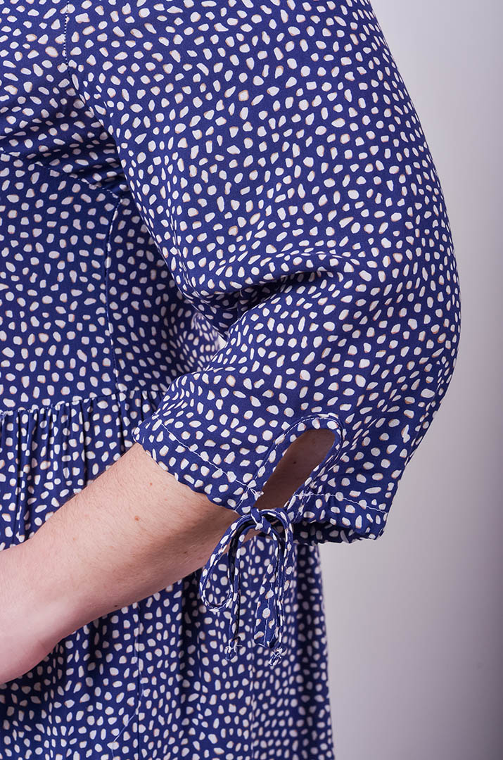 Сукня міні з делікатними воланами великих розмірів