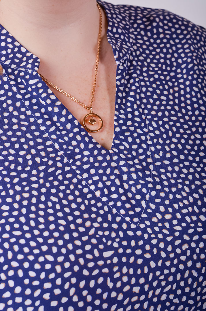 Сукня міні з делікатними воланами великих розмірів