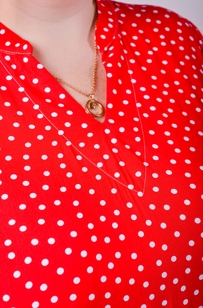 Сукня міні з делікатними воланами великих розмірів