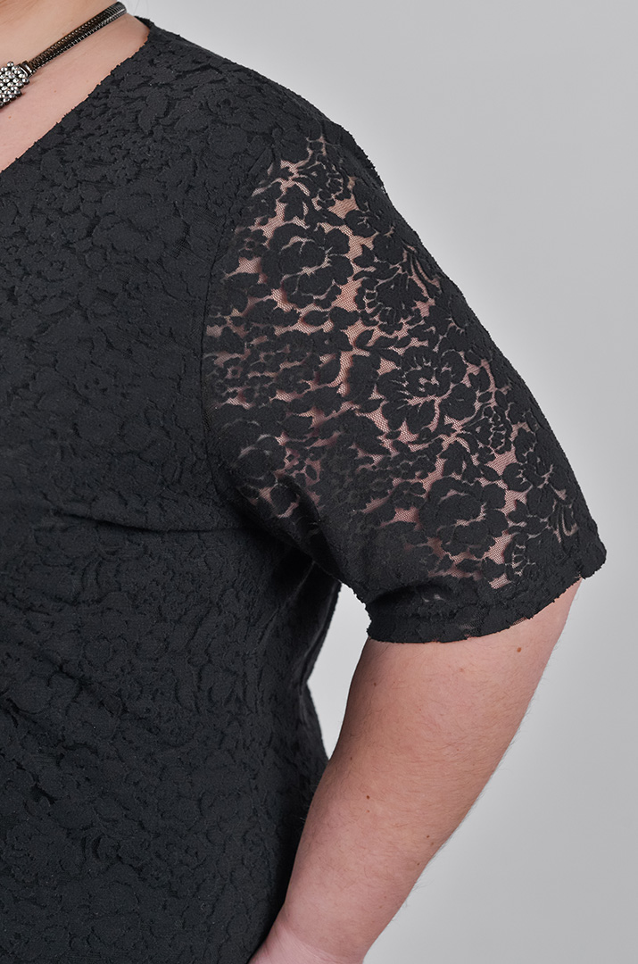 Сукня міні гіпюрова з квітковим візерунком великих розмірів