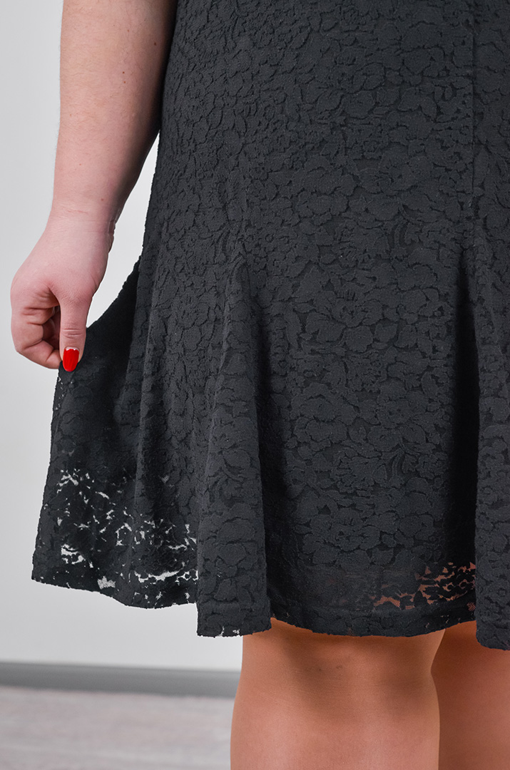 Сукня міні гіпюрова з квітковим візерунком великих розмірів