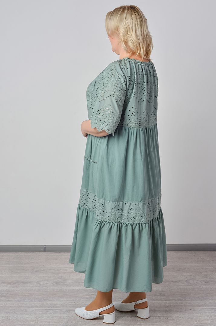 Сукня максі з ажурною вишивкою та фактурними рукавами великих розмірів