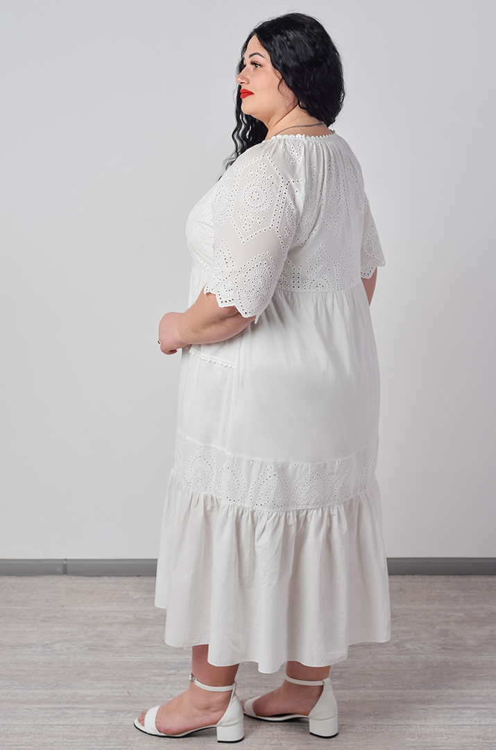Сукня максі з ажурною вишивкою та фактурними рукавами великих розмірів